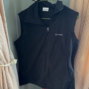 Columbia Black Sleeveless Fleece Vest